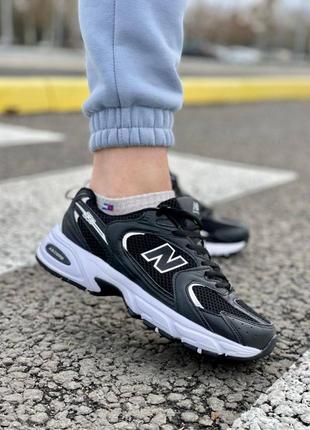 Женские кроссовки new balance 530 black whiteque беланс черного с белым цветами2 фото