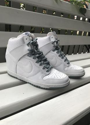 Кожа,белые сникеры(кеды)кроссовки,оригинал,nike dunk sky hi4 фото