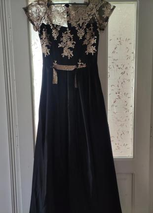 Вечернее платье