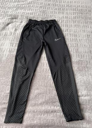 Чоловічі штани nike