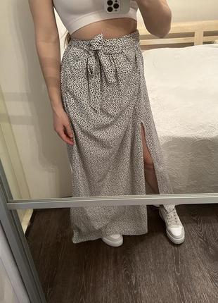 Длинная миди юбка с разрезом1 фото