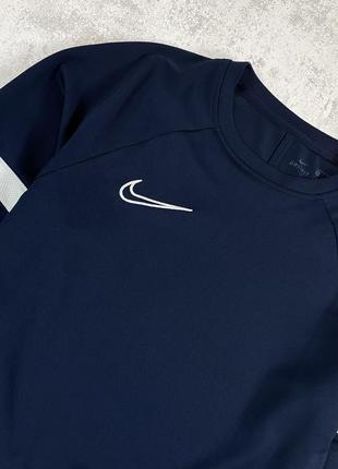 Nike dri-fit: синяя футболка с белыми вставками!2 фото