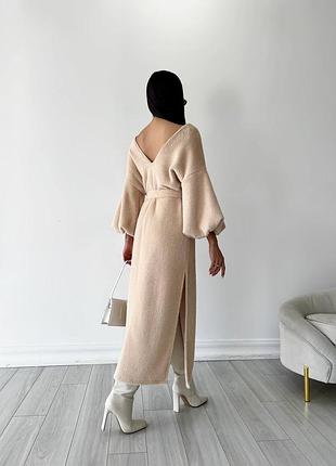 Ангоровое теплое платье с открытой спинкой