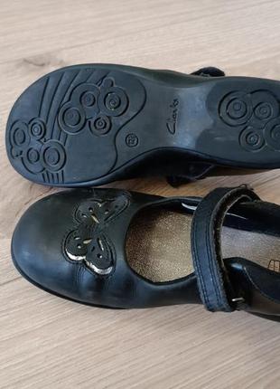 Шкіряні туфлі для дівчинки з підошвою,що світиться/ шкільні туфлі clarks6 фото