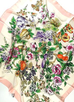 Бандана хустка пов'язка шовкова платок 70х70 з квітами нова якісна