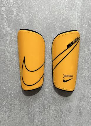 Оригинальные щитки nike mercurial