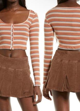 Лонгслів у смужку на гудзиках urban outfitters бавовняний смугастий кроп топ з довгими рукавами