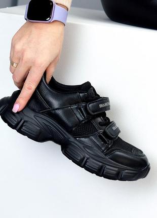 Чорні легкі кросівки з сіткою на шнурках і липучках 35.5-397 фото