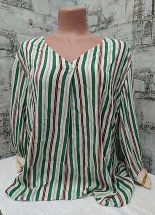 Біла блузка з довгим рукавом в зелену смужку