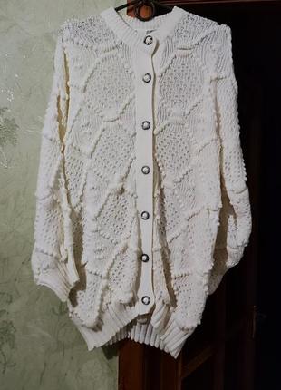 Ковта вязка машинная, на пуговицах,  удлиненная,цвет бежевый,  размер хл