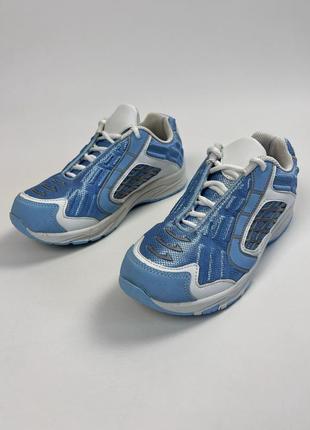 Голубые белые кроссовки с серебристыми вставками4 фото