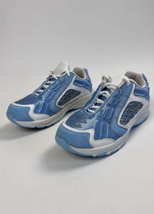 Голубые белые кроссовки с серебристыми вставками6 фото