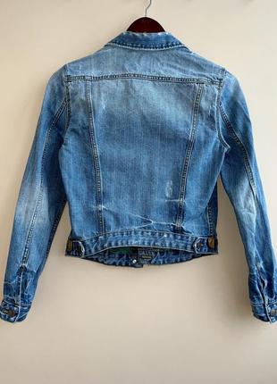 Потерта джинсова куртка zara блакитний піджак з потертостями4 фото