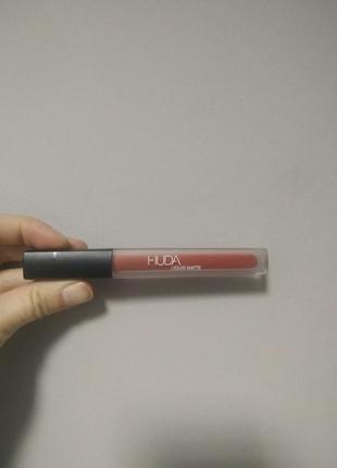 Помада матовая huda beauty liquid matte lipstick - perfectionist