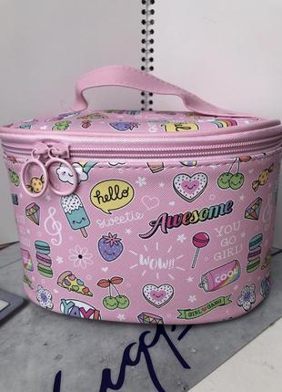 Косметичка вместительная большая чемодан сумка для косметики розовая с ярким цветным разноцветным принтом рисунком