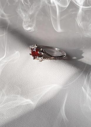 🫧 18.5  размер кольцо серебро с золотом цирконий красный3 фото