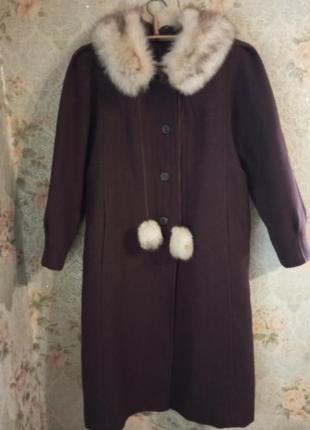 Пальто новое, цвет коричневый, воротник из искусственного меха1 фото