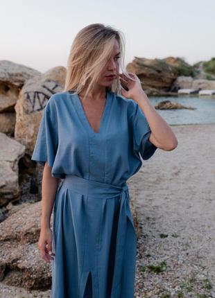 Вільне плаття міді з поясом