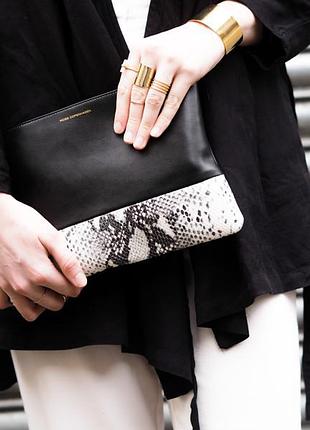 Стильний шкіряний клатч від moss copenhagen