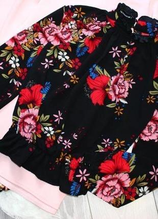 Стильная нарядная черная блуза под горло в крупные цветы с-м1 фото