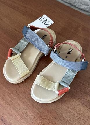 Босоніжки zara, 26