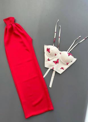 Женский невероятный стильный легкий летний костюм красные брюки с белым топом с розовыми бабочками.