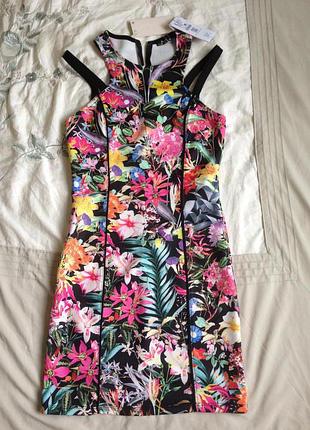Яркое платье цветочный принт bershka
