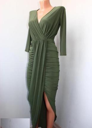 Стильное зеленое хаки платье в сборку с драпировкой с, 44