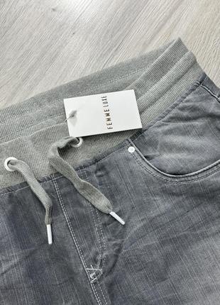 Крутые джинсы на резинке3 фото