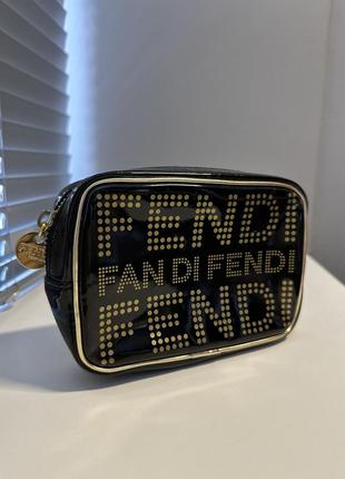 Косметичка в стилі fendi