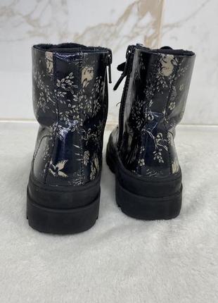 Ботинки тимбеленды цветочные черные, демисезонная обувь4 фото