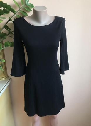 Фирменное чёрное короткое платье drykorn с рукавом 3/4 клёш s2 фото