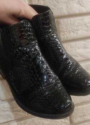 Ботинки лак кожа