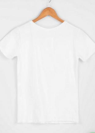 Стильная белая футболка с рисунком принтом девушка оверсайз2 фото