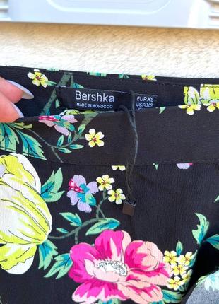 Асиметрична спідниця в квіти bershka6 фото