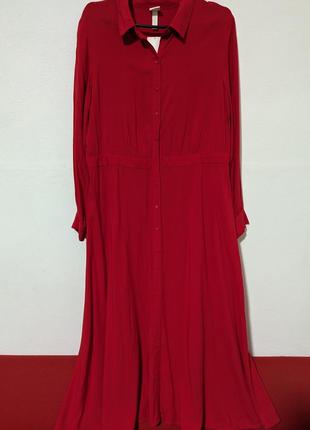 Длинное красное платье из вискозы на пуговицах3 фото