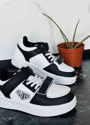 Весняна колекція кросівок