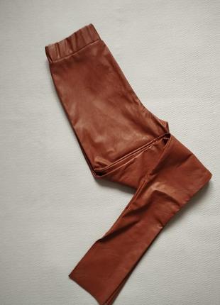 Мегакрутые брюки леггинсы из экокожи с разрезами сбоку высокая посадка parisian7 фото