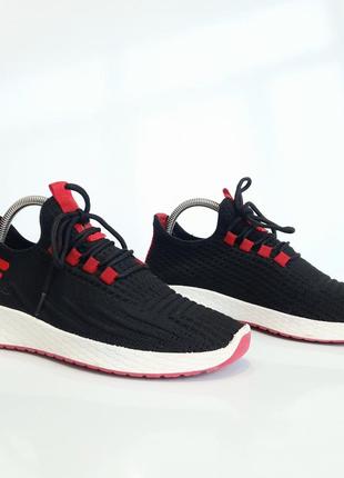 Fila sneakers zwart/rood

теннисные кроссовки2 фото