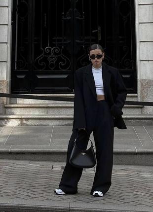 Костюм женский однотонный классический оверсайз пиджак на пуговице брюки свободного кроя на высокой посадке качественный базовый графитовый черный7 фото