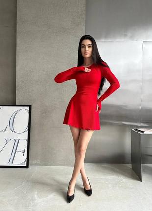 Платье короткое однотонное на длинный рукав приталено качественная стильная базовая красная5 фото