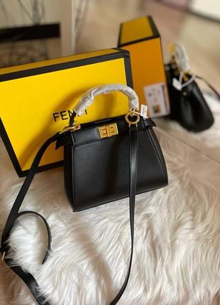 Шкіряна шикарна сумочка fendi сумка чорна7 фото