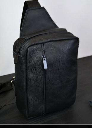 Сумка мужская - кожаная, нагрудная сумка слинг кожаная черная на 3 кармана1 фото