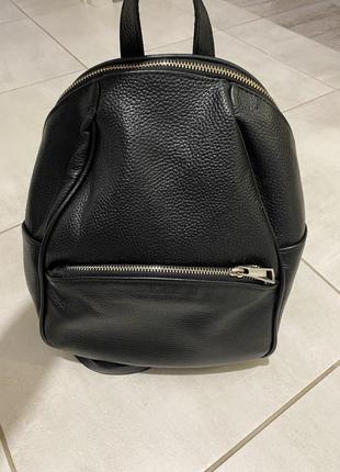 Кожаный рюкзак
