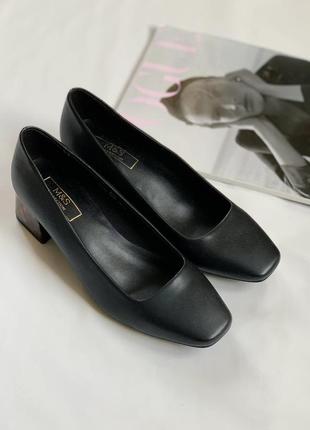 Туфли, базовые, на каблуках, черные, marks & spencer, m&s3 фото