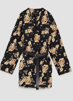 Стьогана куртка в стилі кімоно у квітковий принт5 фото