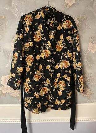Стьогана куртка в стилі кімоно у квітковий принт1 фото