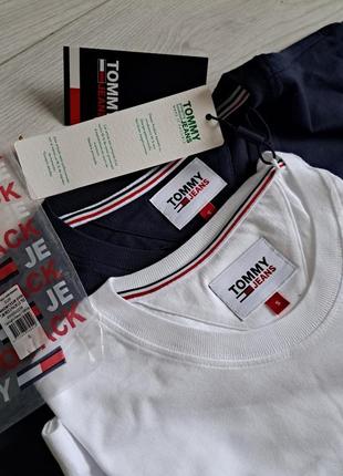 Tommy hilfiger два базовых реглана. новые, оригинал. цена за два.