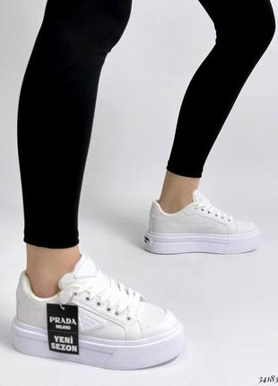 Стильные белые кроссовки женские кроссовки жеэнсике