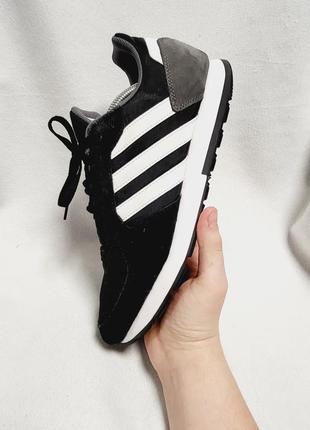 Кроссовки adidas